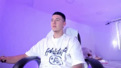 Aleck Boy online show from 01-06-26, 07:06