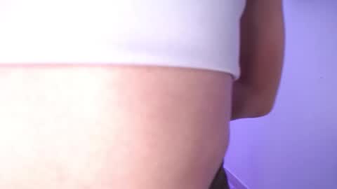 Snapshot of aleeehsanz chatting on 01-18-25, 06:53 online show from 01-18-25, 06:53