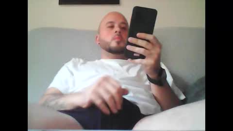 Snapshot of aleeexxxx4u chatting on 10-22-25, 07:30 aleeexxxx4u online show from 10-22-25, 07:30