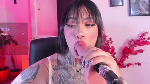 Snapshot of aleja_5 chatting on 04-13-26, 03:01 Ale online show from 04-13-26, 03:01