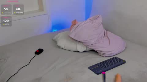 Snapshot of aleja_rossi chatting on 03-21-26, 02:20 Aleja online show from 03-21-26, 02:20