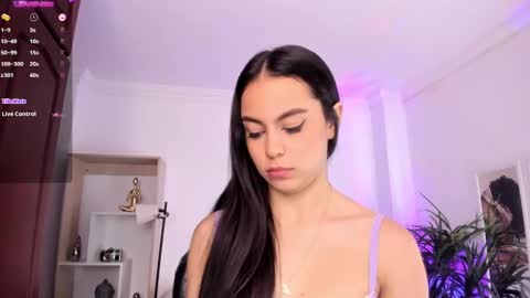 Snapshot of alejaa___ chatting on 01-30-25, 02:25 Alejandra online show from 01-30-25, 02:25