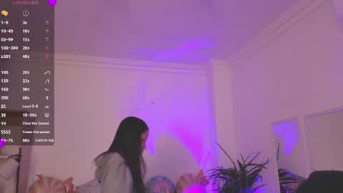 Alejandra online show from 06-17-26, 11:01