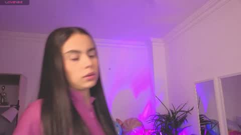 Alejandra online show from 06-24-26, 11:31
