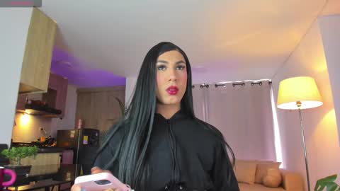 A L E J A N D R A online show from 01-08-26, 08:00