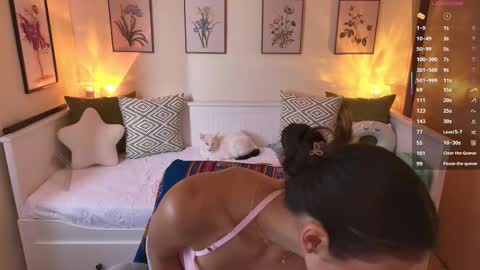 Snapshot of alejandhra chatting on 03-25-26, 12:33 Alejandhra online show from 03-25-26, 12:33