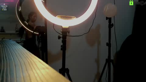 Snapshot of alejandra_dunn chatting on 01-28-25, 12:22 Alejandra online show from 01-28-25, 12:22