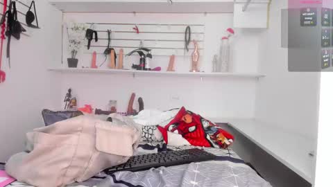 Snapshot of alejandra_dunn chatting on 09-14-25, 02:16 Alejandra online show from 09-14-25, 02:16