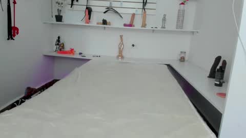 Snapshot of alejandra_dunn chatting on 10-11-25, 12:15 Alejandra online show from 10-11-25, 12:15