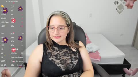 Snapshot of alejandra_milf_ chatting on 02-06-25, 11:15 alejandra online show from 02-06-25, 11:15