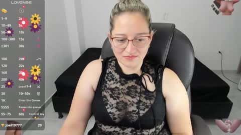 Snapshot of alejandra_milf_ chatting on 02-24-25, 12:09 alejandra online show from 02-24-25, 12:09