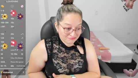 Snapshot of alejandra_milf_ chatting on 03-10-25, 12:29 alejandra online show from 03-10-25, 12:29