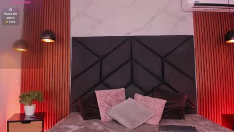 Aleja  online show from 11-14-25, 09:24