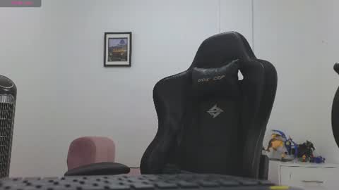 alejandroo_7 online show from 06-19-26, 11:08