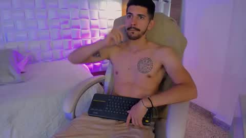 Snapshot of alejandrostorm chatting on 10-09-25, 08:40 Alejo online show from 10-09-25, 08:40