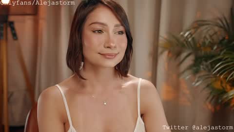 Snapshot of alejastorm chatting on 01-11-26, 02:27 Alejandra online show from 01-11-26, 02:27