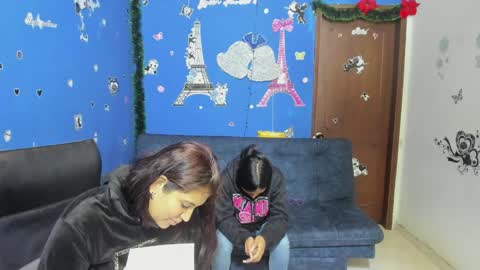 zoe and Kataleya online show from 01-24-25, 01:47