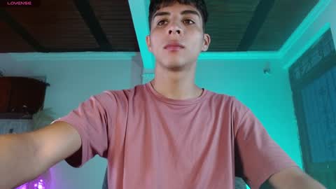 Snapshot of alejito_collins1 chatting on 01-31-25, 06:36 Alejo online show from 01-31-25, 06:36