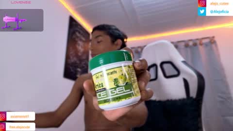 Snapshot of alejo_cute chatting on 09-27-25, 07:19 alejo_cute online show from 09-27-25, 07:19