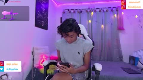Snapshot of alejo_cute chatting on 01-18-26, 08:12 alejo_cute online show from 01-18-26, 08:12