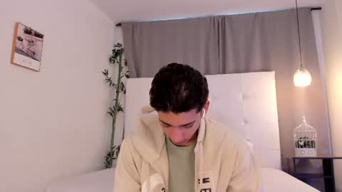 alejo_exotic online show from 06-25-26, 12:20