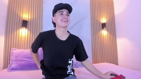 alejo_gray1 online show from 11-05-25, 03:06