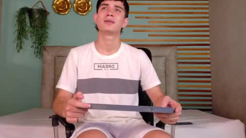 alejo_gray1 online show from 06-06-26, 07:29