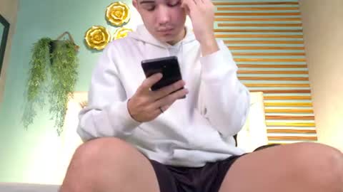alejo_gray1 online show from 06-09-26, 07:25