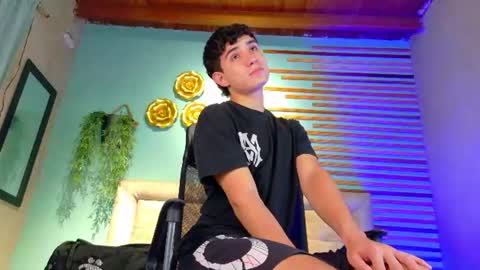 alejo_gray1 online show from 06-17-26, 07:15