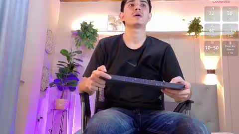 alejo_gray1 online show from 07-09-26, 04:27