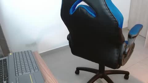 David online show from 10-28-25, 01:09