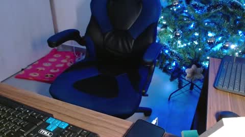 David online show from 12-18-25, 02:06