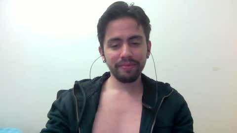 Snapshot of alejo_shy chatting on 02-17-25, 03:15 alejo_shy online show from 02-17-25, 03:15