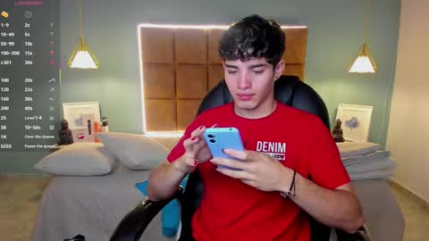 ALejoo Saenz online show from 10-04-25, 04:54