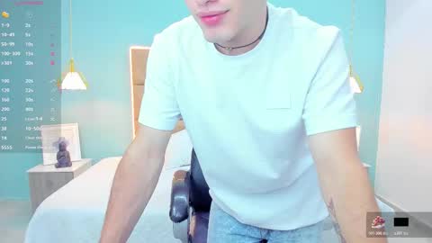 ALejoo Saenz online show from 10-22-25, 01:28