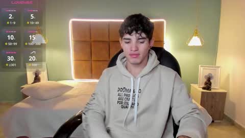 ALejoo Saenz online show from 11-17-25, 02:17