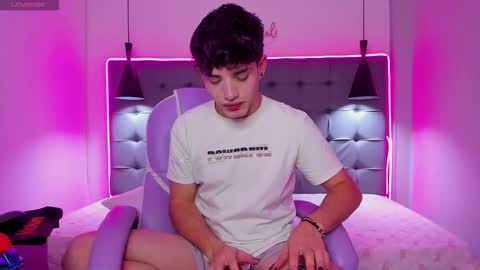 ALejoo Saenz online show from 12-15-25, 10:03