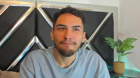 Snapshot of alekruizx chatting on 09-25-25, 05:11 Alek online show from 09-25-25, 05:11