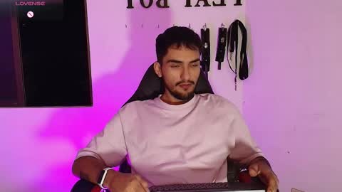 Snapshot of alekruizx chatting on 10-01-25, 07:58 Alek online show from 10-01-25, 07:58