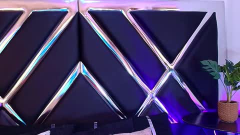 Snapshot of alekruizx chatting on 10-04-25, 02:53 Alek online show from 10-04-25, 02:53