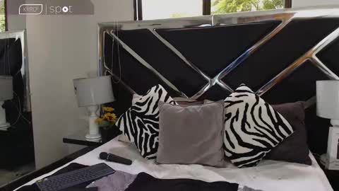 Snapshot of alekruizx chatting on 10-22-25, 05:34 Alek online show from 10-22-25, 05:34