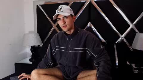 Snapshot of alekruizx chatting on 10-24-25, 07:32 Alek online show from 10-24-25, 07:32