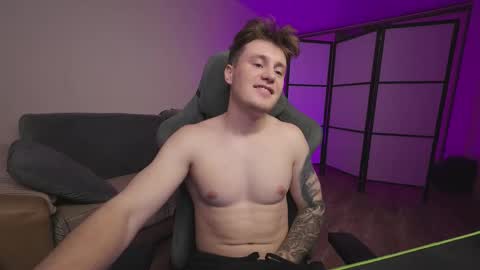 Snapshot of aleks_fisher chatting on 11-25-25, 10:54 Alex and Linar online show from 11-25-25, 10:54