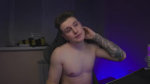 Snapshot of aleks_fisher chatting on 02-08-26, 09:07 Alex and Linar online show from 02-08-26, 09:07