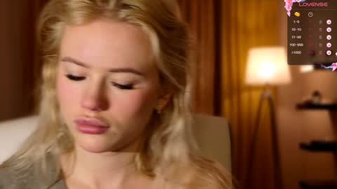 Lexi online show from 12-23-24, 04:44