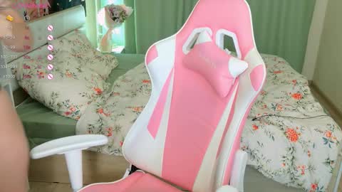 Lexi online show from 10-18-25, 03:20