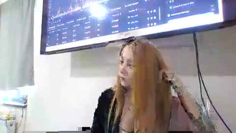 Snapshot of aleksandra33 chatting on 06-07-26, 08:40 aleksandra33 online show from 06-07-26, 08:40