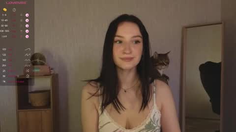 Snapshot of alena_navi chatting on 05-30-26, 02:36 Alena online show from 05-30-26, 02:36