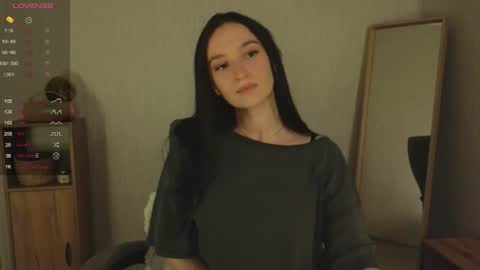 Snapshot of alena_navi chatting on 06-21-26, 07:27 Alena online show from 06-21-26, 07:27