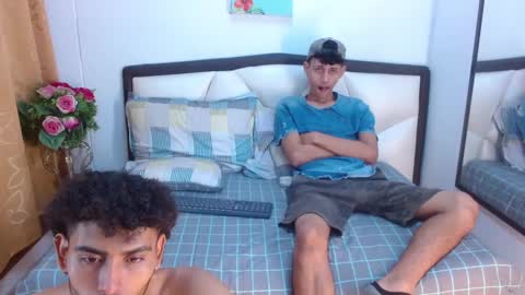 Snapshot of alenders chatting on 09-19-25, 12:45 ALENDERS online show from 09-19-25, 12:45